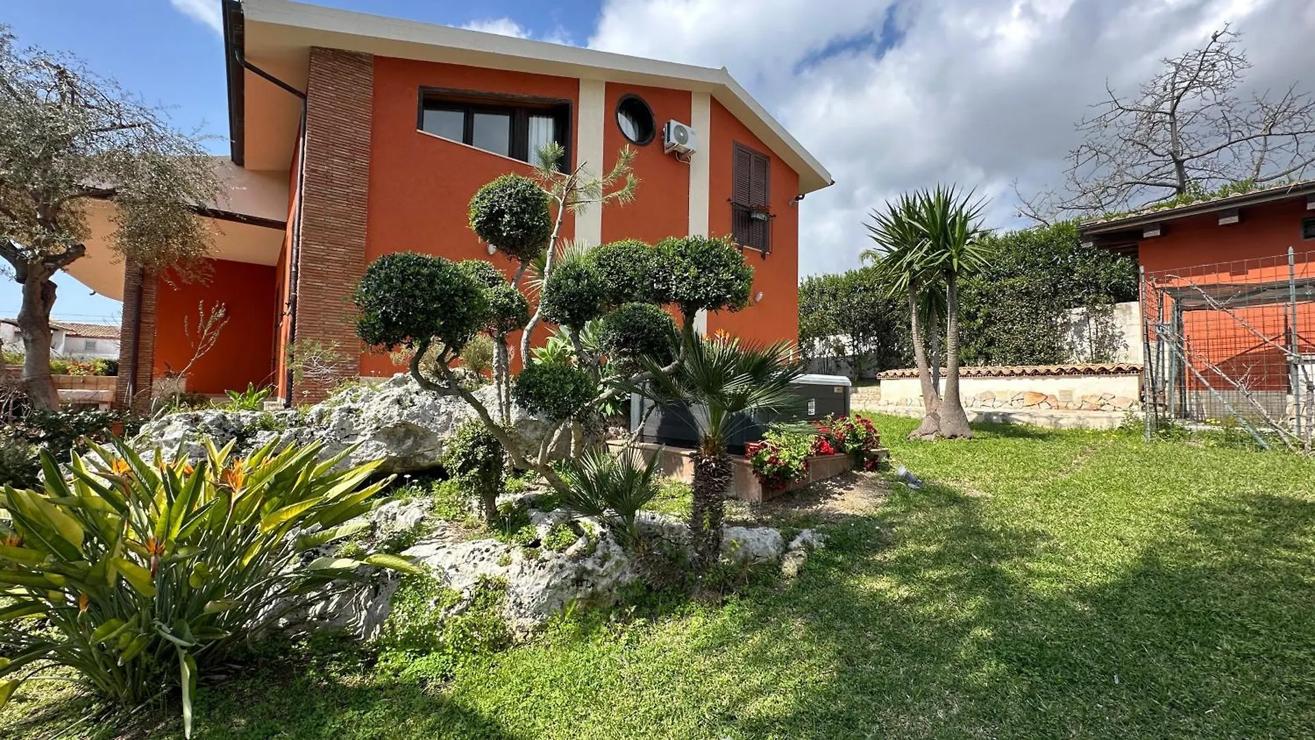 Villa Don Salvador Fontane Bianche 0*,